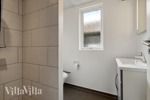 Eines der Badezimmer im Luxusferienhaus Nr. 363