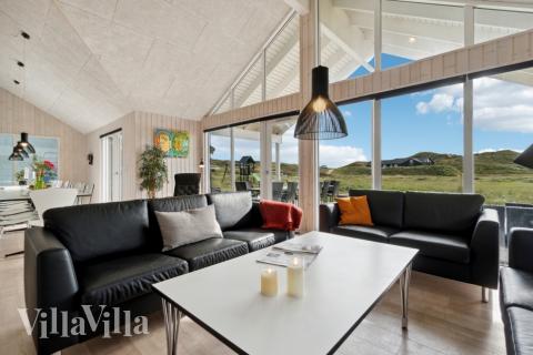 Die Couchecke im Luxusferienhaus Nr. 363 in Westjütland.