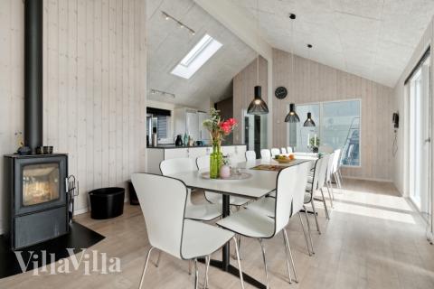 Aufenthaltsraum mit Platz für 20 im Luxusferienhaus Nr. 363.