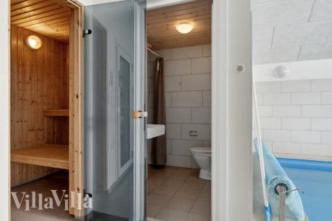 Genießen Sie die heiße Sauna im Luxusferienhaus Nr. 363 für 20 Personen