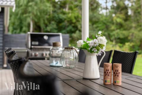 Große Terrasse am Luxusferienhaus Nr. 365 in Nordseeland.