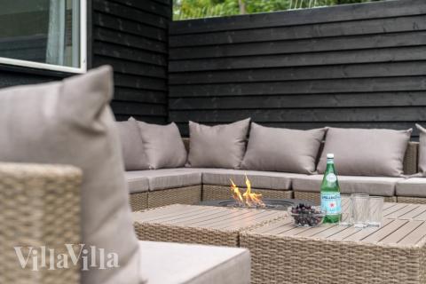 Auf der Terrasse des Ferienhauses Nr. 365 ist Platz für 20 Personen.