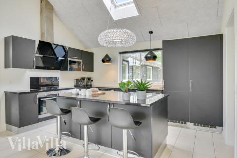 Die Küche in dem Luxusferienhaus Nr. 365 ist so gut ausgestattet, dass man problemlos Mahlzeiten für 20 Personen zubereiten kann.