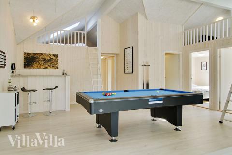 Aktivitätsraum im Luxusferienhaus Nr. 370 mit 8 Schlafzimmern und Platz für 20 Gäste.