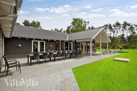 Das Luxusferienhaus Nr. 370 hat eine tolle Terrasse, die mit hochwertigen Gartenmöbeln für 20 Personen ausgestattet ist.