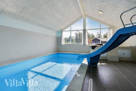 Der schicke Pool im Luxusferienhaus Nr. 369 für 20 Personen