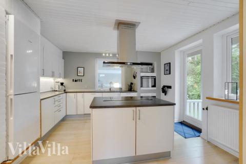 Die Küche in dem Luxusferienhaus Nr. 373 ist so gut ausgestattet, dass man problemlos Mahlzeiten für 20 Personen zubereiten kann.