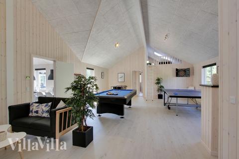 Neben den vielen schönen Stunden, die man im Poolbereich des Hauses verbringen kann, bietet das Luxusferienhaus 374 auch Spielevergnügen bei Billard/Tischtennis und Darts