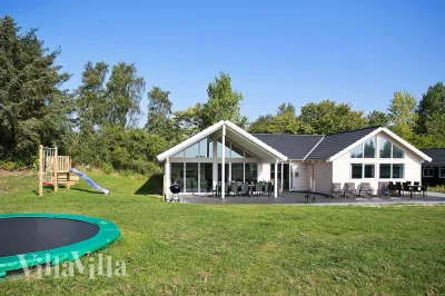 Schickes Ferienhaus mit Pool Nr. 379 für 18 Personen bei Rågeleje und Vejby Strand, Nordseeland – mit Sauna, Billard und Dart, Dänemark