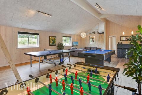 Aktivitätsraum im Luxusferienhaus Nr. 375 mit 9 Schlafzimmern und Platz für 24 Gäste.