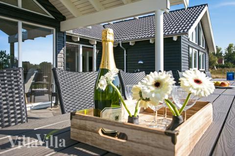 Das Luxusferienhaus Nr. 377 hat eine tolle Terrasse, die mit hochwertigen Gartenmöbeln für 18 Personen ausgestattet ist.