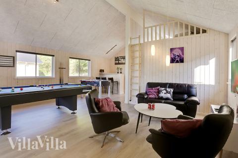 Aktivitätsraum im Luxusferienhaus Nr. 378 mit 7 Schlafzimmern und Platz für 18 Gäste.