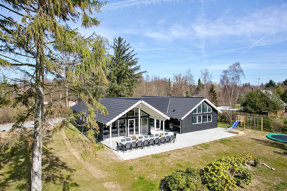 Dieses schöne Poolhaus Nr. 384 mit Platz für 20 Personen liegt in Nordseeland