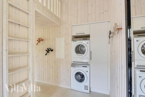 Der geräumige Eingangsbereich im Luxusferienhaus Nr. 384 in Nordseeland