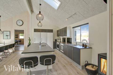 Die Küche in dem Luxusferienhaus Nr. 394 ist so gut ausgestattet, dass man problemlos Mahlzeiten für 22 Personen zubereiten kann.