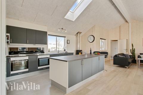 Die Küche in dem Luxusferienhaus Nr. 705 ist so gut ausgestattet, dass man problemlos Mahlzeiten für 22 Personen zubereiten kann.