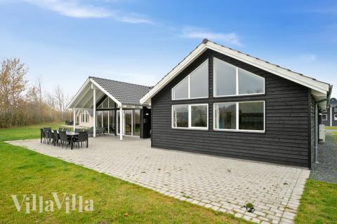 Das Luxusferienhaus Nr. 709 hat eine tolle Terrasse, die mit hochwertigen Gartenmöbeln für 16 Personen ausgestattet ist.