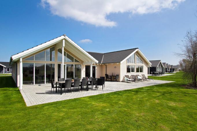 Dieses schöne Poolhaus Nr. 710 mit Platz für 18 Personen liegt in Deutschland