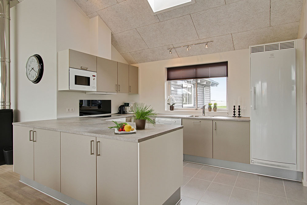 Die Küche in dem Luxusferienhaus Nr. 711 ist so gut ausgestattet, dass man problemlos Mahlzeiten für 16 Personen zubereiten kann.