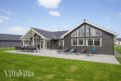 Dieses schöne Poolhaus Nr. 712 mit Platz für 18 Personen liegt in Deutschland