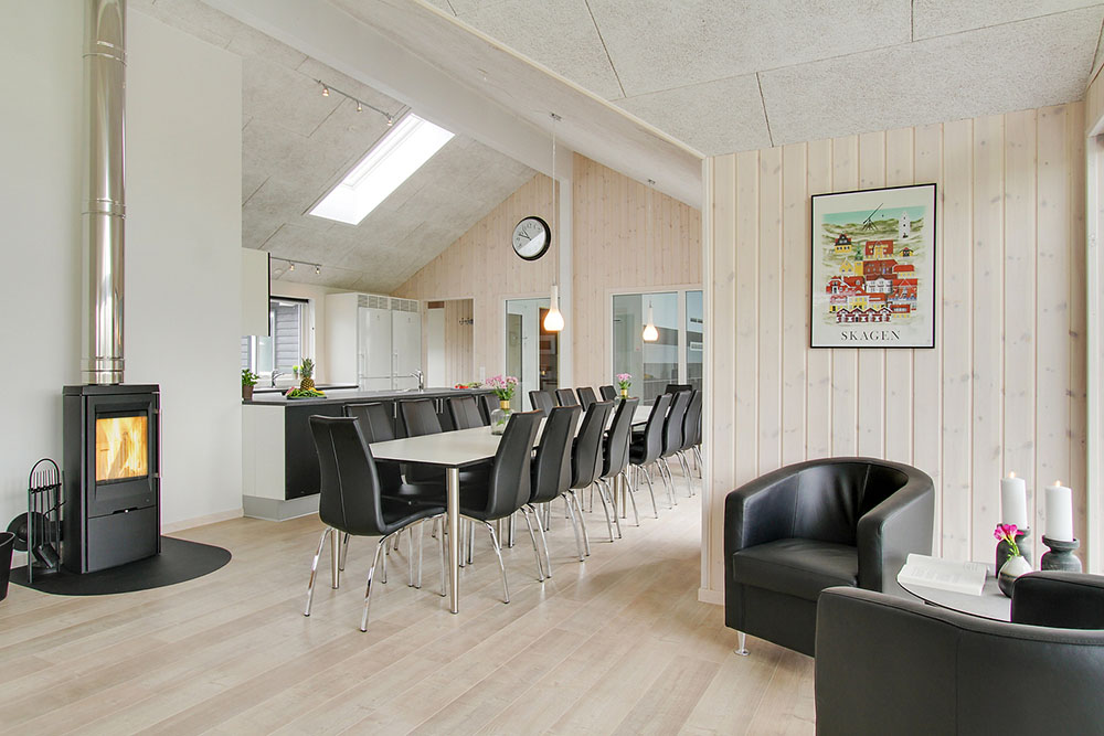 Der Aufenthaltsraum bietet Platz für 18 Personen, wenn ihr das Ferienhaus 712 in Deutschland besucht.