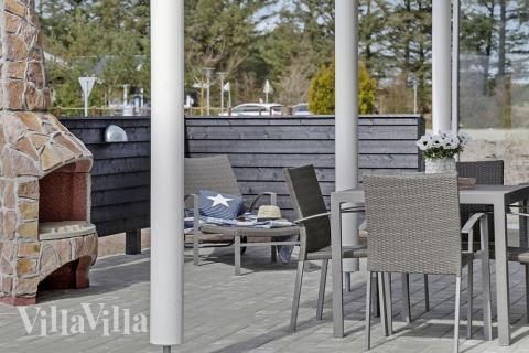 Genießen Sie einen Grillabend auf der Terrasse des Luxusferienhauses Nr. 393 in Westjütland