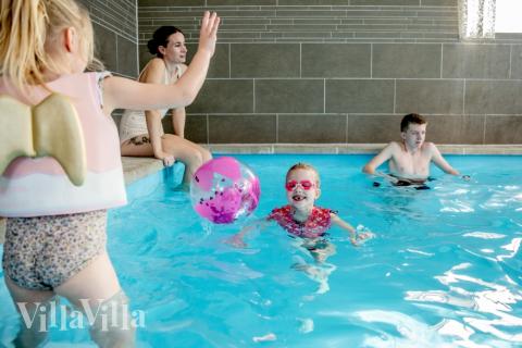 Der schicke Pool im Luxusferienhaus Nr. 393 für 20 Personen