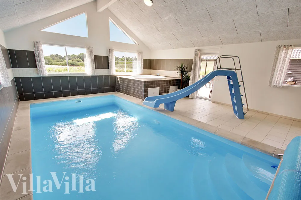 Lichtdurchflutetes Ferienhaus mit Pool Nr. 395 für 20 Personen in Vejby Strand, Nordseeland – mit Whirlpool, Sauna und Aktivitätsraum, Dänemark