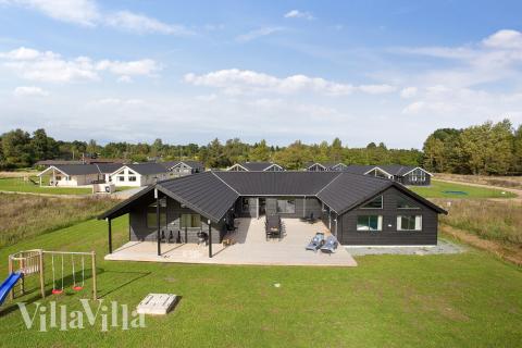 Dieses schöne Poolhaus Nr. 395 mit Platz für 20 Personen liegt in Nordseeland