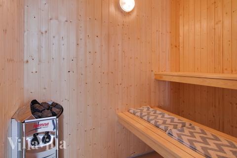 Genießen Sie die heiße Sauna im Luxusferienhaus Nr. 713 für 16 Personen