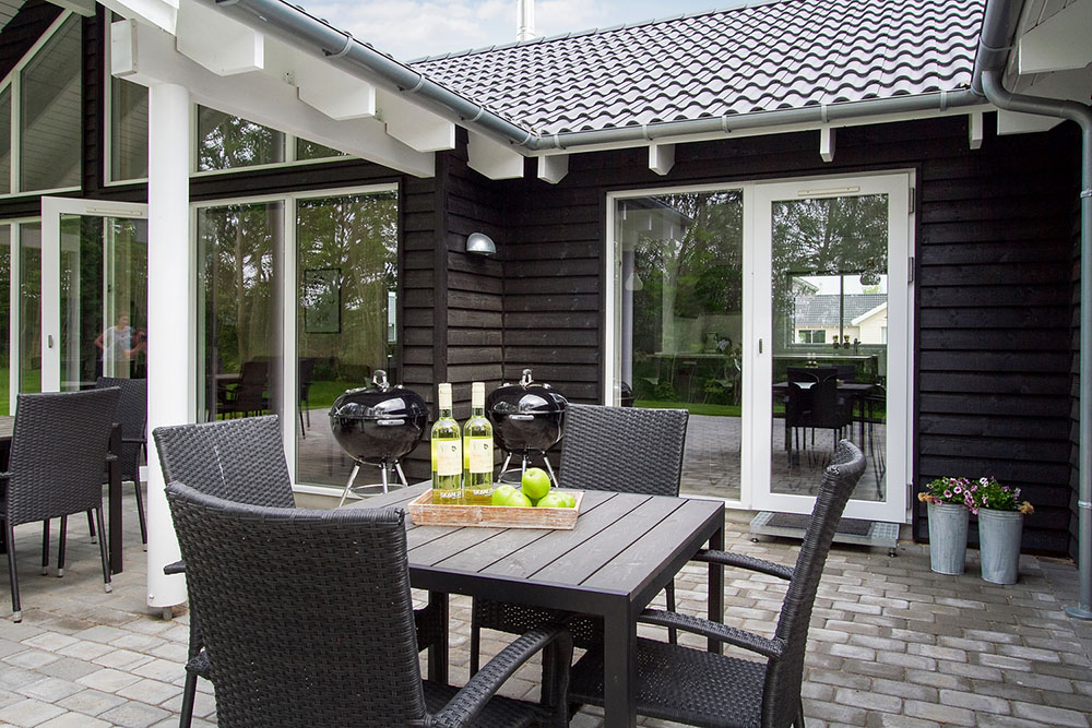 Das Luxusferienhaus Nr. 713 hat eine tolle Terrasse, die mit hochwertigen Gartenmöbeln für 16 Personen ausgestattet ist.