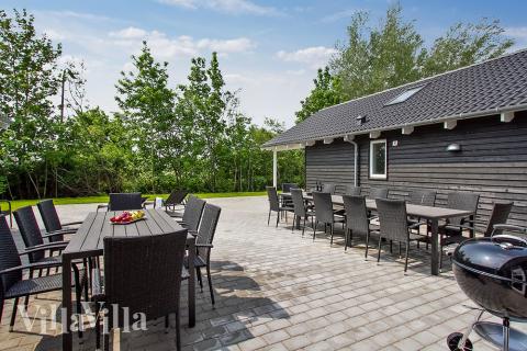 Das Luxusferienhaus Nr. 714 hat eine tolle Terrasse, die mit hochwertigen Gartenmöbeln für 24 Personen ausgestattet ist.