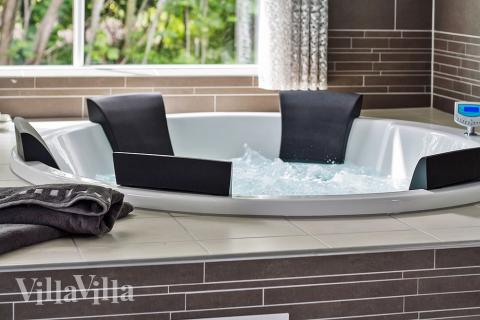 Genießen Sie den warmen Whirlpool im Luxusferienhaus Nr. 715 in Deutschland