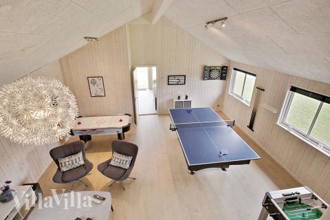 Aktivitätsraum im Luxusferienhaus Nr. 388 mit 6 Schlafzimmern und Platz für 16 Gäste.