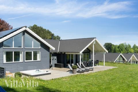 Dieses schöne Poolhaus Nr. 397 mit Platz für 18 Personen liegt in Nordseeland