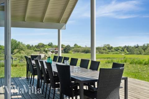 Auf der Terrasse des Ferienhauses Nr. 397 ist Platz für 18 Personen.