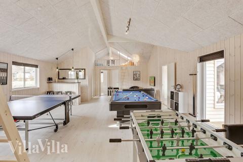 Aktivitätsraum im Luxusferienhaus Nr. 398 mit 8 Schlafzimmern und Platz für 22 Gäste.