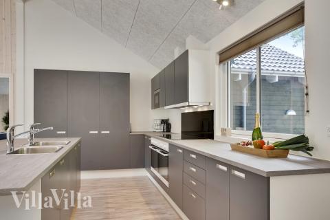 Die Küche im Luxusferienhaus Nr. 406 ist gut eingerichtet.