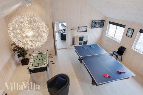 Aktivitätsraum im Luxusferienhaus Nr. 407 mit 7 Schlafzimmern und Platz für 22 Gäste.