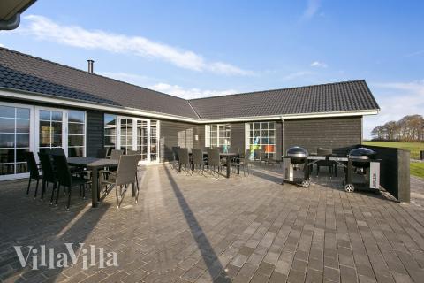 Das Luxusferienhaus Nr. 415 hat eine tolle Terrasse, die mit hochwertigen Gartenmöbeln für 26 Personen ausgestattet ist.