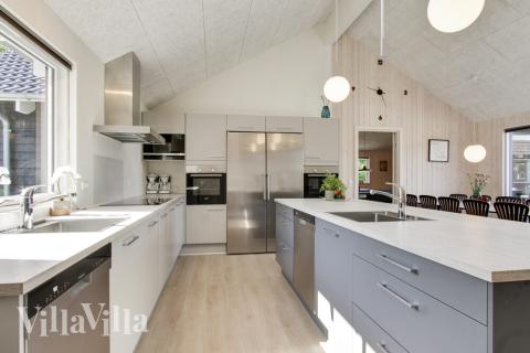 Die Küche im Luxusferienhaus Nr. 410 ist gut eingerichtet.