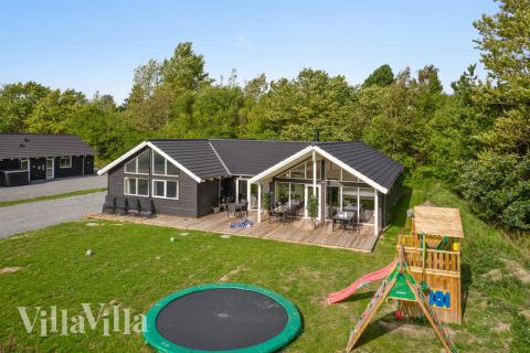 Dieses schöne Poolhaus Nr. 416 mit Platz für 16 Personen liegt in Nordseeland