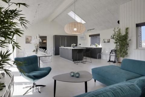 Aufenthaltsraum mit Platz für 24 im Luxusferienhaus Nr. 403.