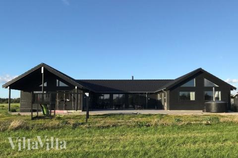 Dieses schöne Poolhaus Nr. 403 mit Platz für 24 Personen liegt in Lolland/Falster/Mön
