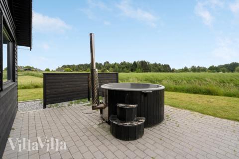 Neben den vielen schönen Stunden, die man im Poolbereich des Hauses verbringen kann, bietet das Luxusferienhaus 403 auch zahlreiche Freizeitangebote im Freien