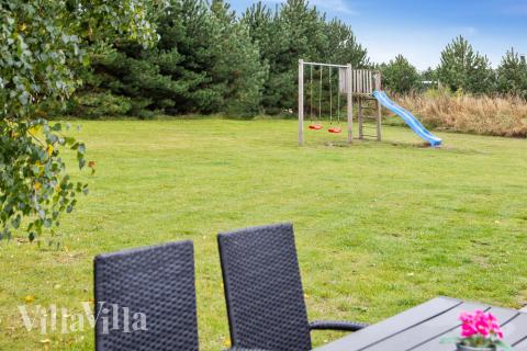 Neben den vielen schönen Stunden, die man im Poolbereich des Hauses verbringen kann, bietet das Luxusferienhaus 413 auch zahlreiche Freizeitangebote im Freien