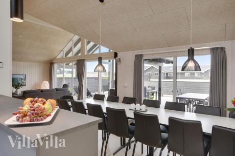 Aufenthaltsraum mit Platz für 14 im Luxusferienhaus Nr. 418.