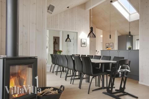 Der Aufenthaltsraum bietet Platz für 14 Personen, wenn ihr das Ferienhaus 418 in Fünen und seine Inseln besucht.