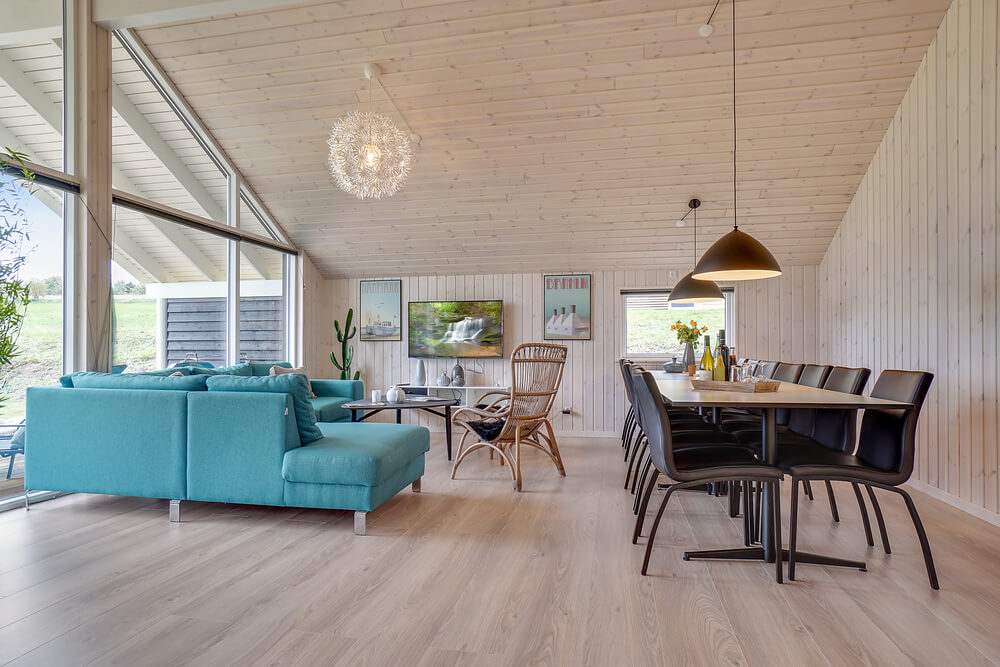 Der Aufenthaltsraum bietet Platz für 14 Personen, wenn ihr das Ferienhaus 417 in Nordseeland besucht.