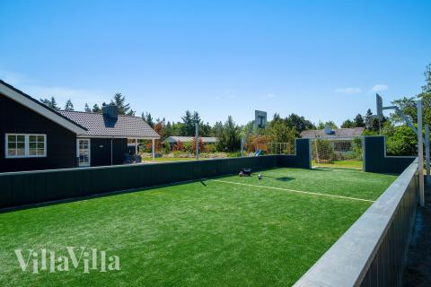 Neben den vielen schönen Stunden, die man im Poolbereich des Hauses verbringen kann, bietet das Luxusferienhaus 412 auch zahlreiche Freizeitangebote im Freien